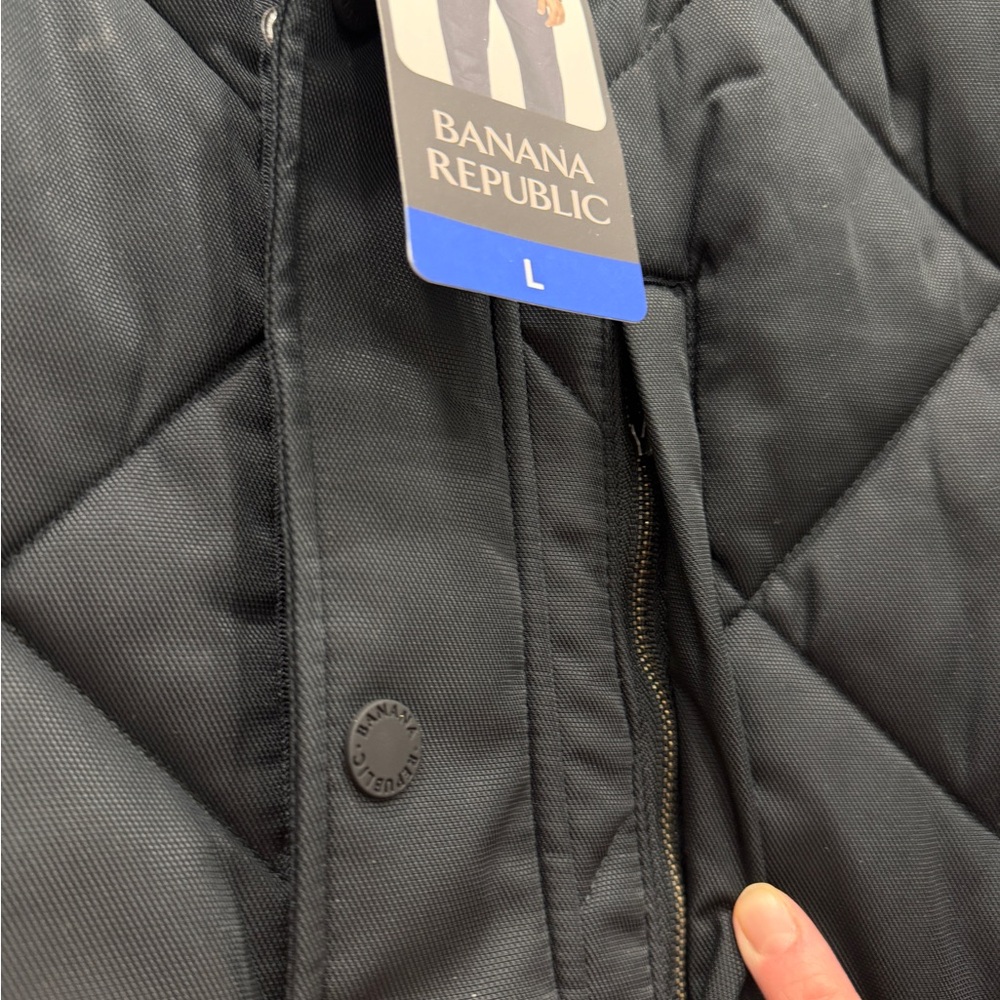 Banana Republic Men's Quilted Bomber Jacket in Black NWT - Picture 3 of 5